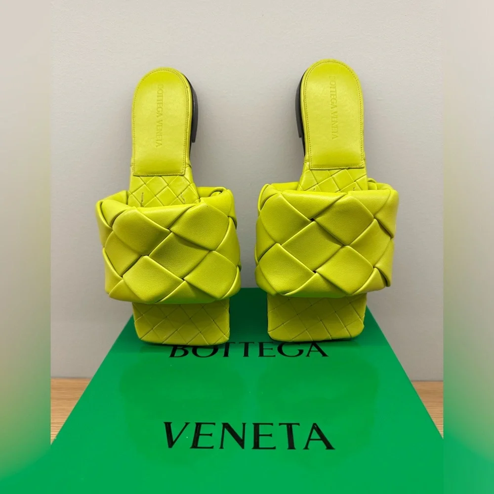 Bottega Veneta Women’s Lido Flat Sandal Kiwi 36 - Picture 1 of 8